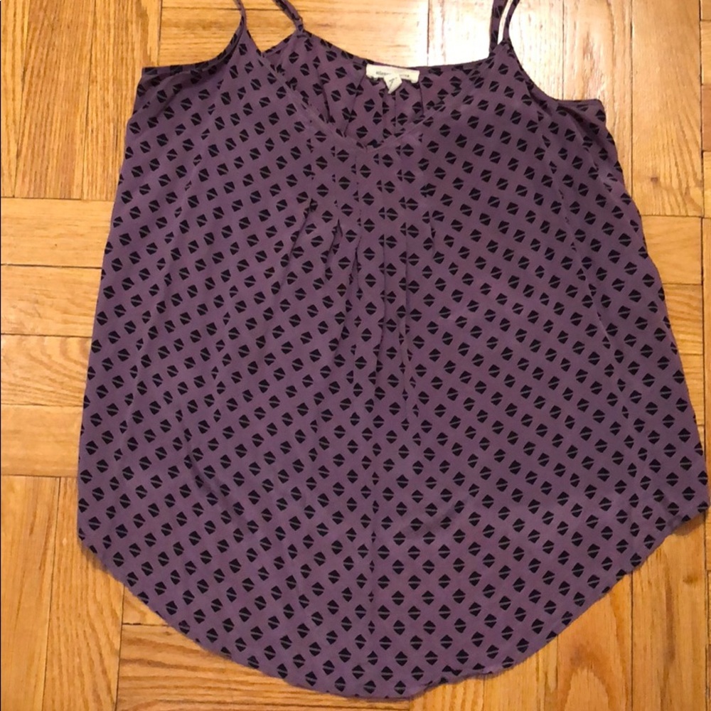 Purple tank w. adjustable straps